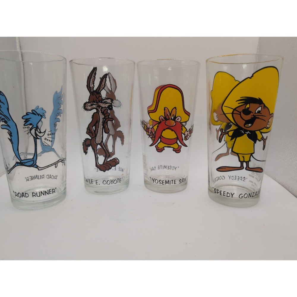 GLASS COLLECTORS Lot of 4 Vintage 1973 Warner Brothers Looney Tunes Pepsi